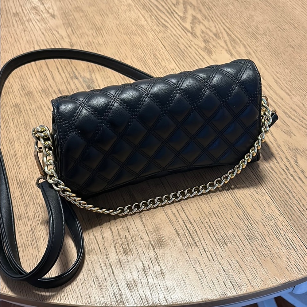 Elegant Black Quilted Shoulder Bag